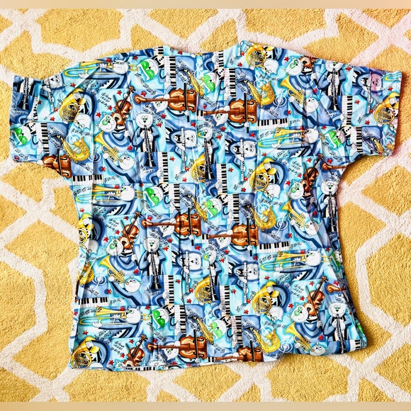 Women’s Scrub Top XXL NEW by White Cross - Fun Cats Playing Jazz NEVER WORN - Picture 2 of 7